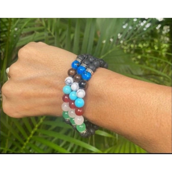 Gemstones Lava Stone’s Diffuser Bracelet - Picture 2 of 5
